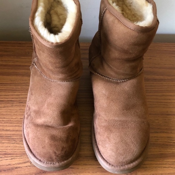 Medium Ugg Boots - Picture 3 of 3